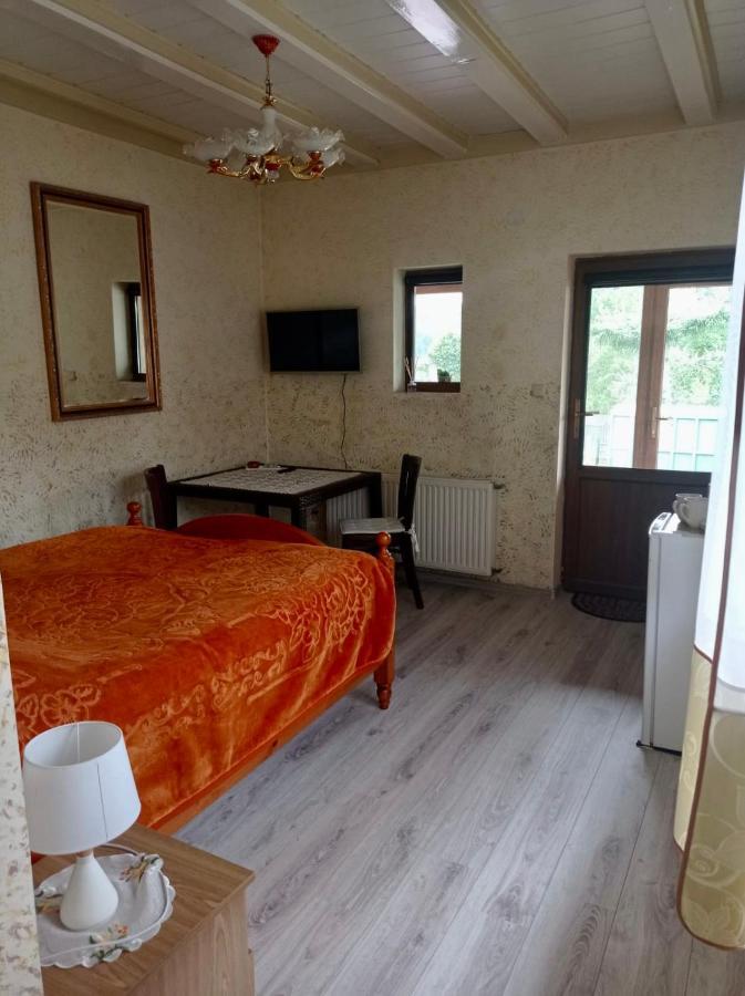Gosciniec Zoska Hostel Ostrzyce Bagian luar foto