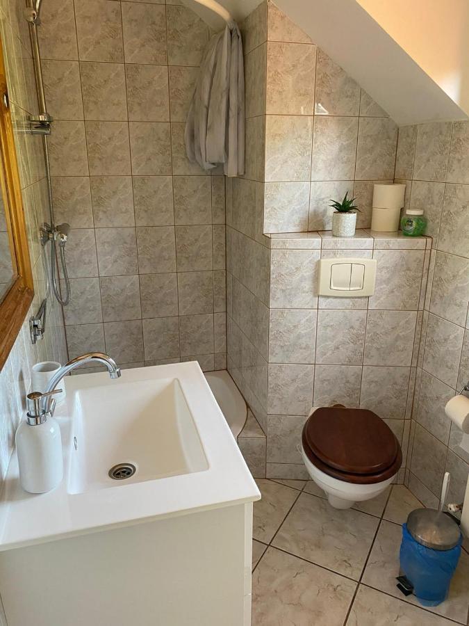 Gosciniec Zoska Hostel Ostrzyce Bagian luar foto