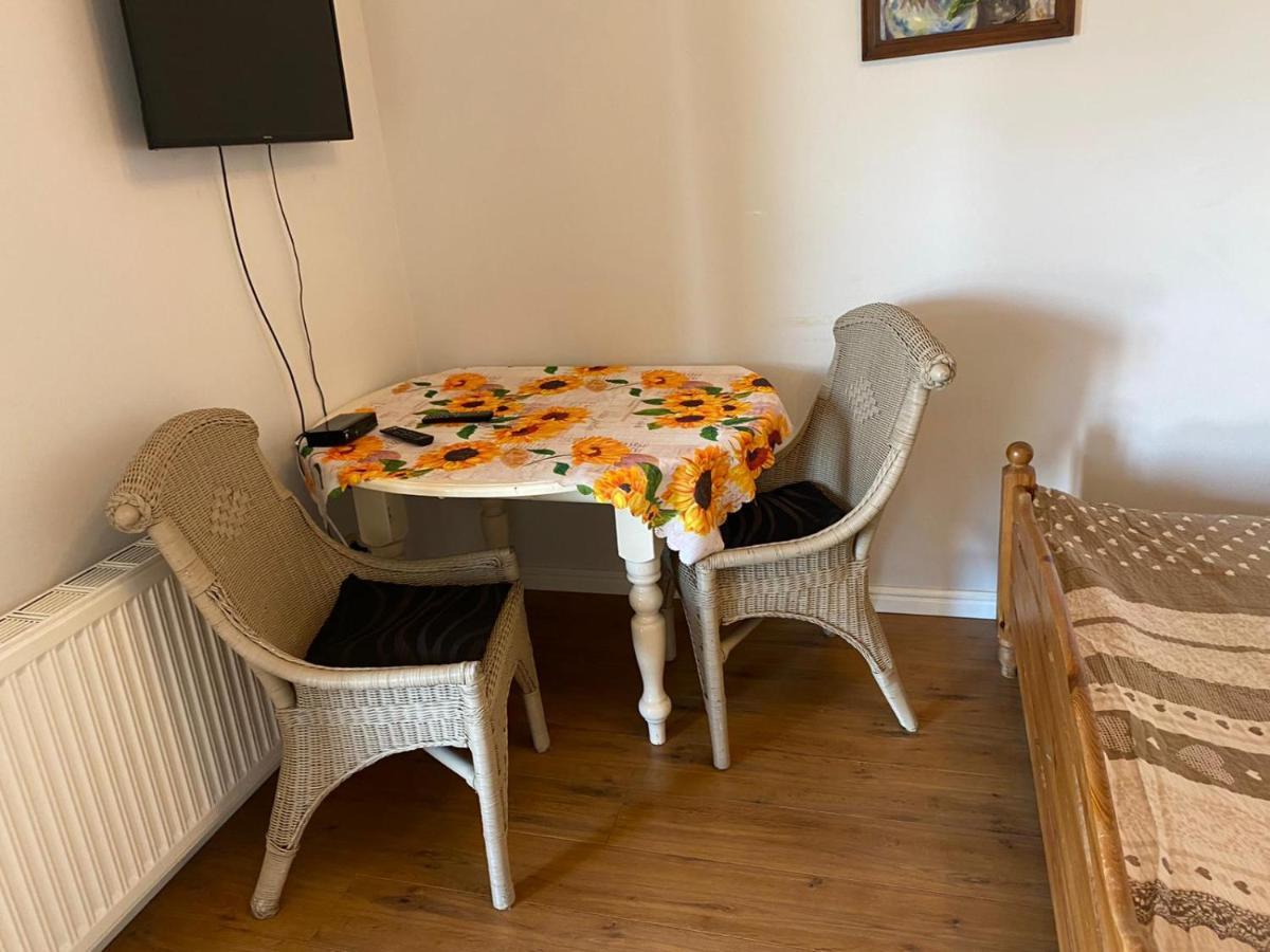 Gosciniec Zoska Hostel Ostrzyce Bagian luar foto