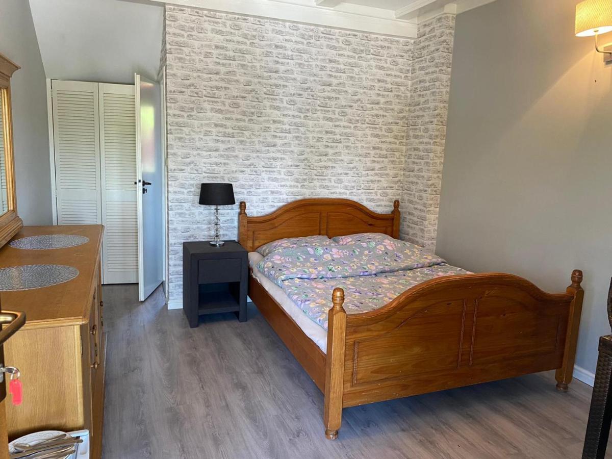 Gosciniec Zoska Hostel Ostrzyce Bagian luar foto
