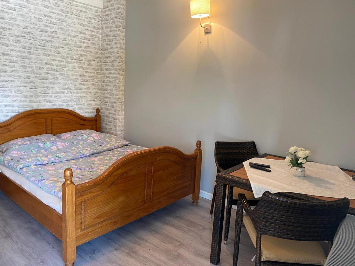 Gosciniec Zoska Hostel Ostrzyce Bagian luar foto